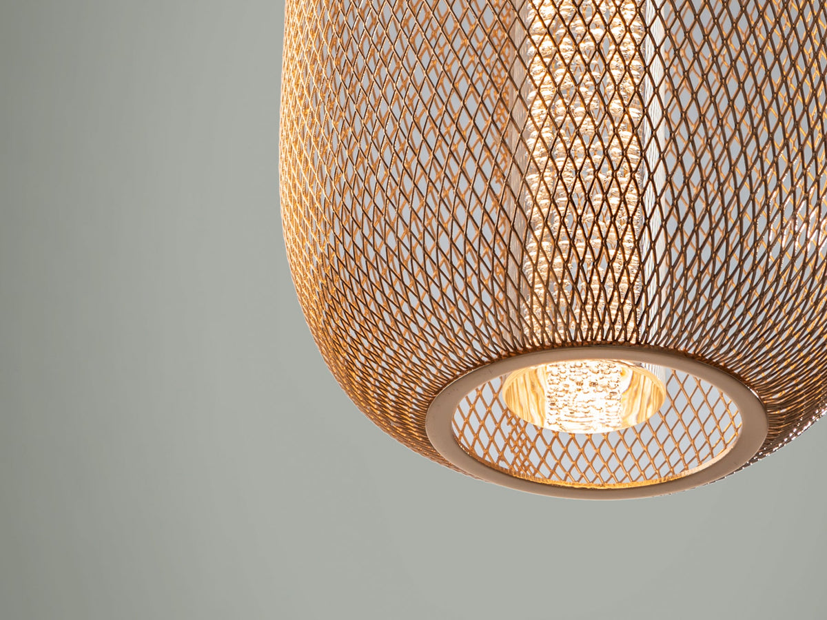 Висяща LED лампа Micron в хром със златна метална мрежа – изглед 5