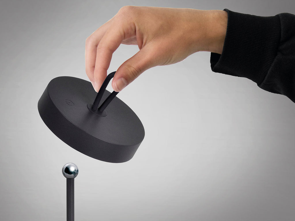 Преносима LED лампа Gong в черно с магнитна стойка – изглед 4